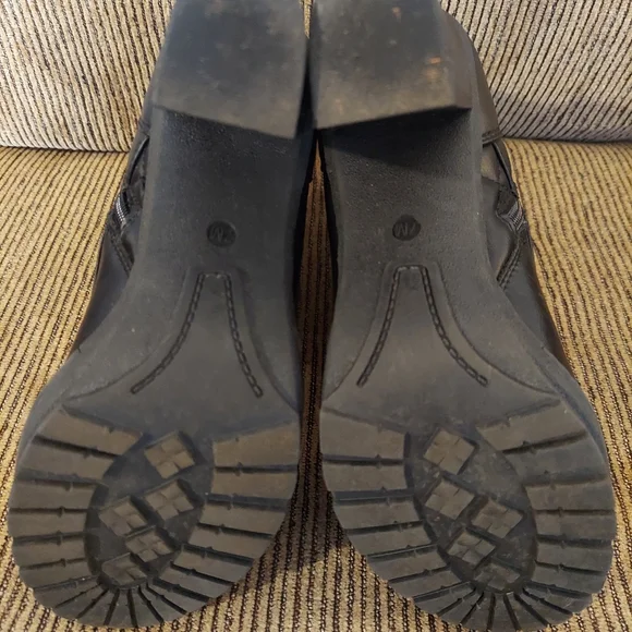 Guess Boots - Picture 6 of 9